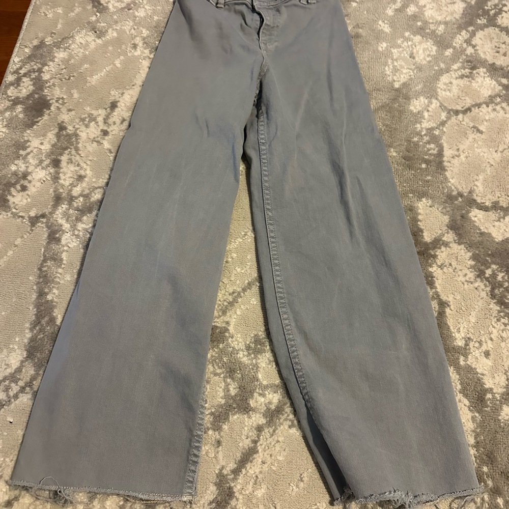 Zara Gray Wide-Leg Jeans with Relaxed Silhouette